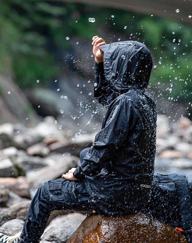 ROCKBROS Cycling Waterproof Jacket Men Breathable Reflective Hooded Raincoat Waterproof Outdoor Sport Windbreaker European Size